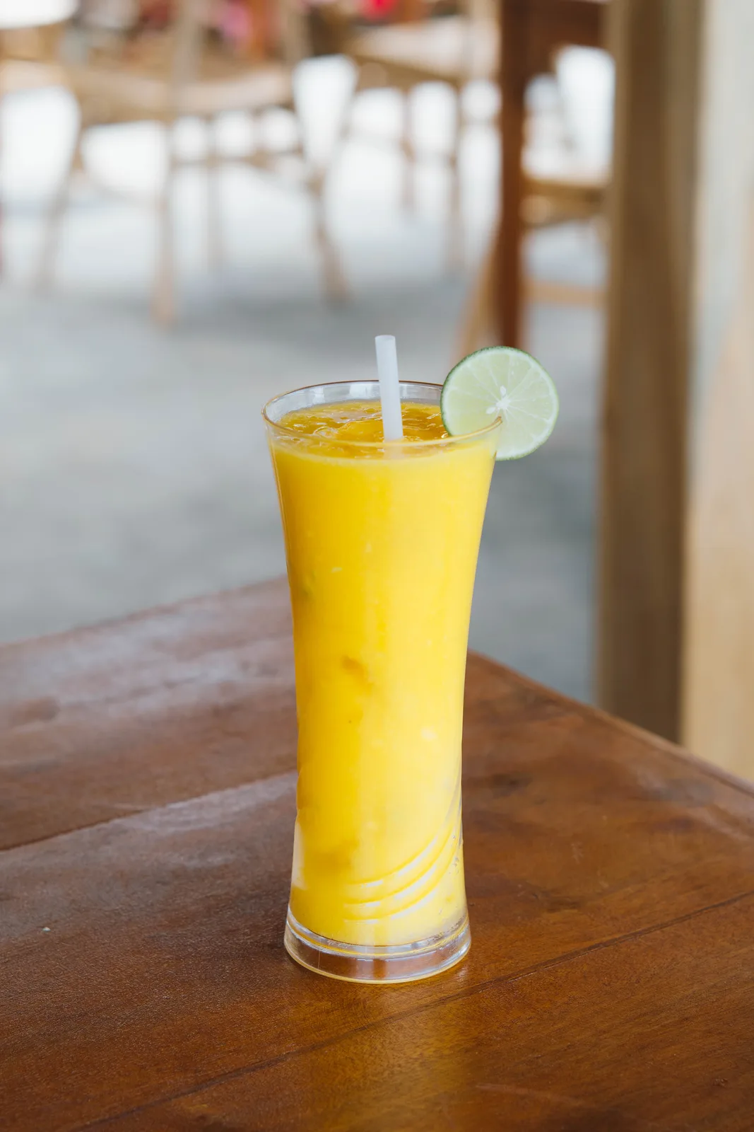 Mango juice with lime