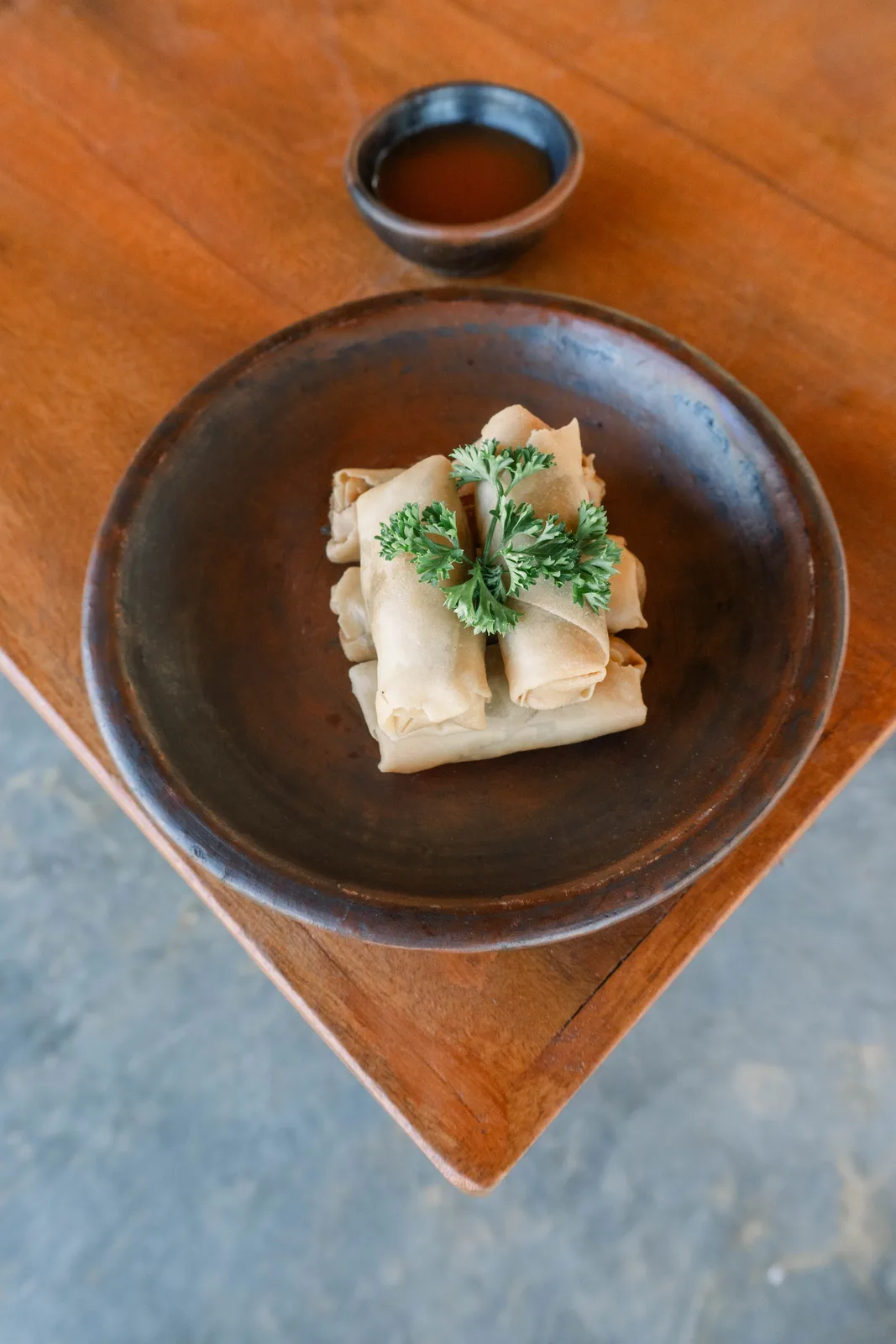 Spring rolls with dipping sauce